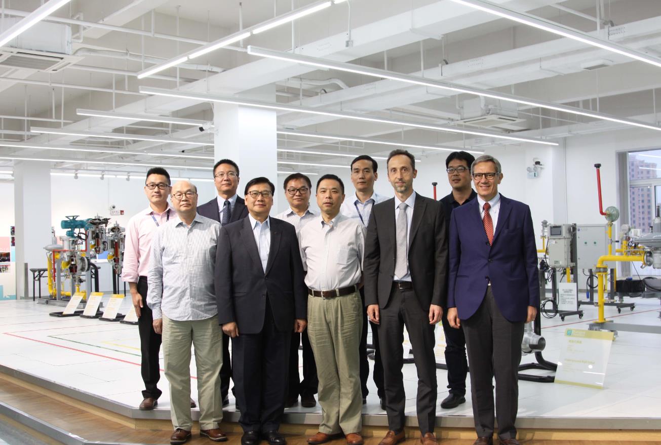 香港中华煤气执行总裁陈永坚先生到访上海飞奥 - 新闻中心 - 上海飞奥燃气设备有限公司